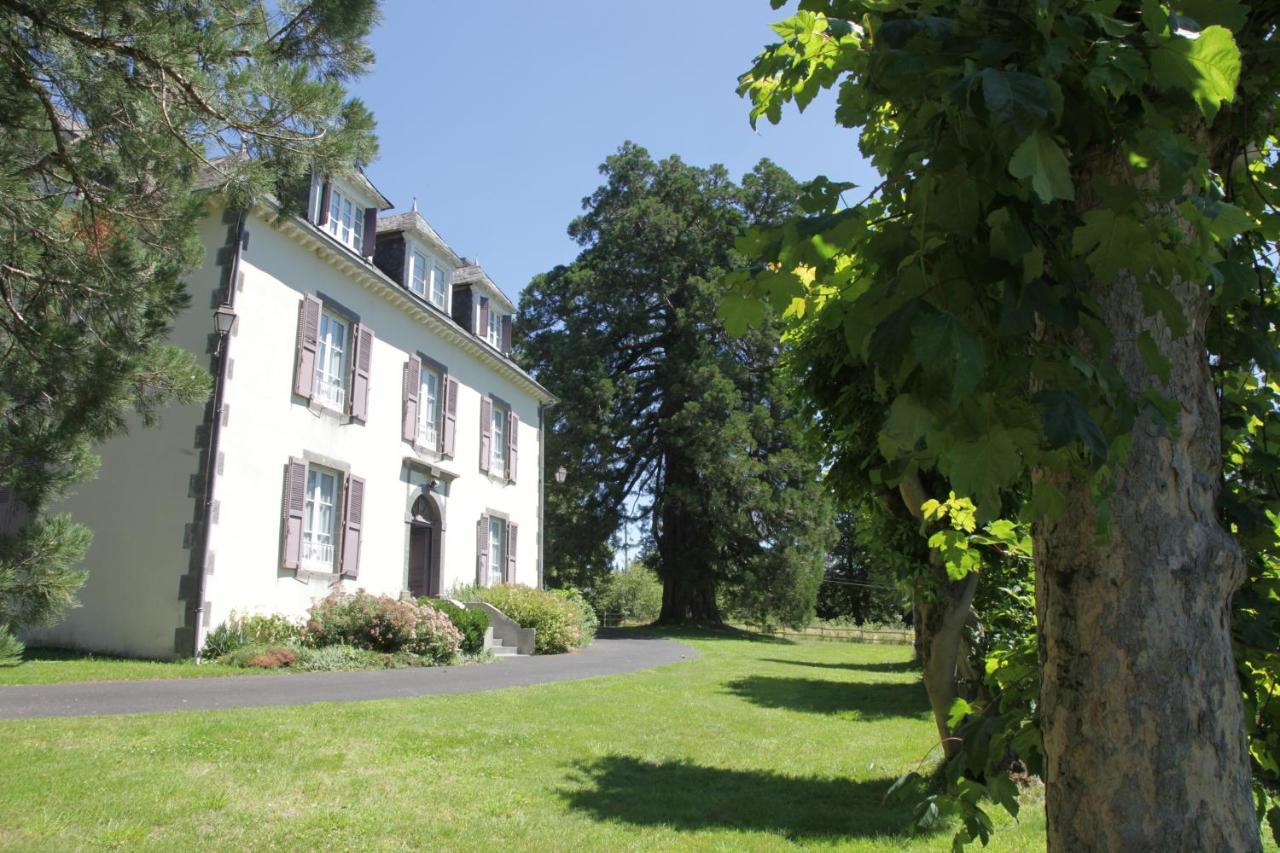 Hostellerie La Bruyere Chalvignac Bagian luar foto