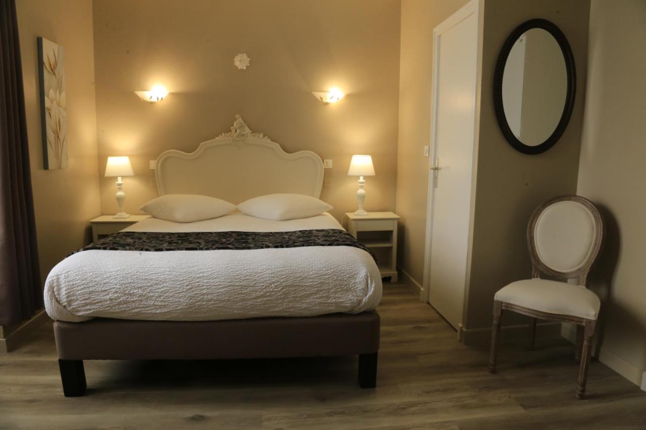 Hostellerie La Bruyere Chalvignac Bagian luar foto