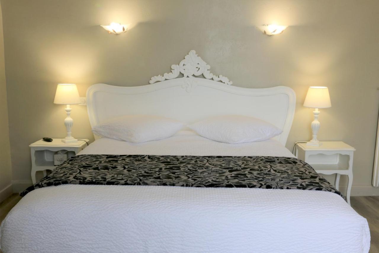 Hostellerie La Bruyere Chalvignac Bagian luar foto