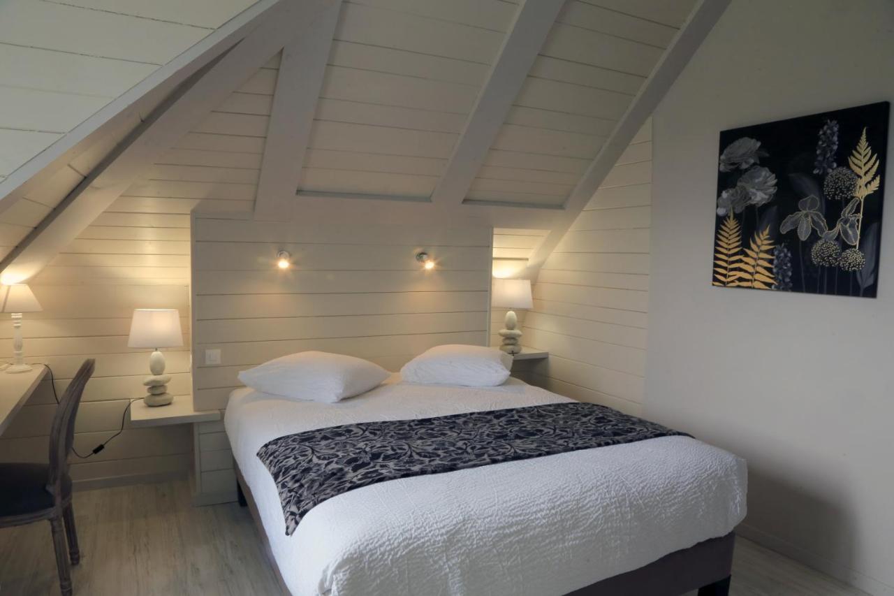 Hostellerie La Bruyere Chalvignac Bagian luar foto