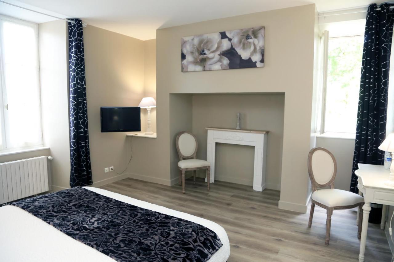 Hostellerie La Bruyere Chalvignac Bagian luar foto